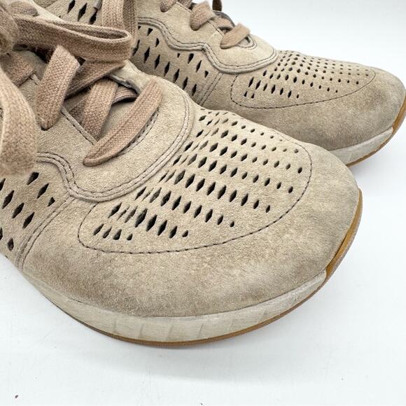 Dansko Women’s Charlie Perforated Suede Lace Up Comfort Sneaker Tan Size 39 - Picture 3 of 12